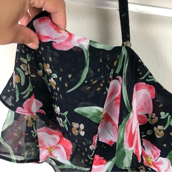 Cabi Floral Cold shoulder top in Fairytale Floral size: M - Picture 6 of 13